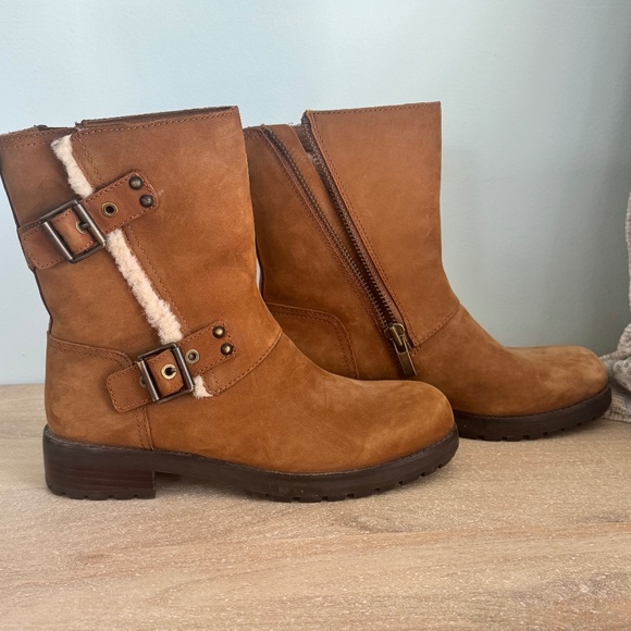 UGG NIELS CHESTNUT WATERPROOF FUR TRIM MOTO BOOT - Picture 1 of 7